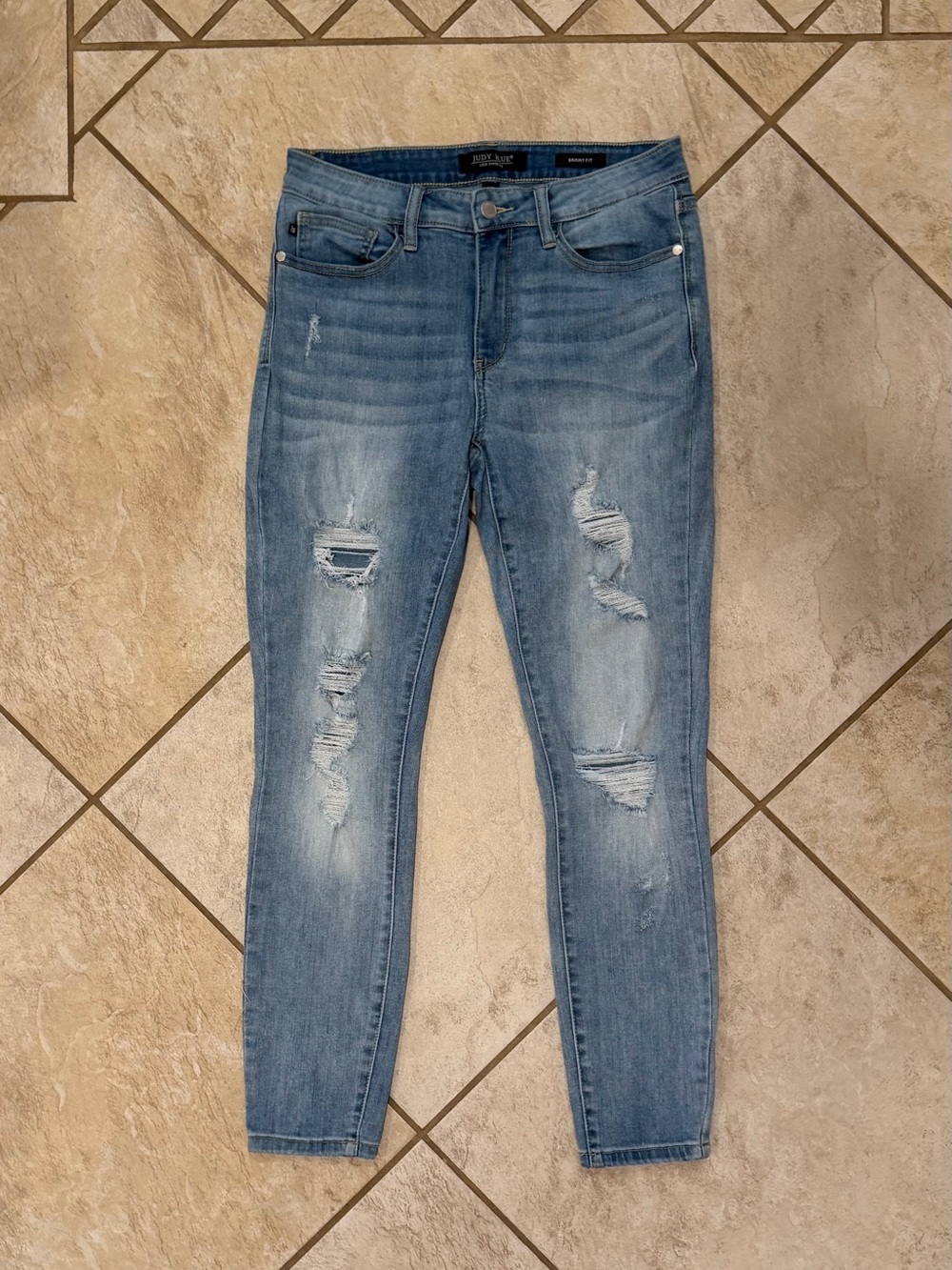Judy Blue Skinny Fit Distressed Jeans Women’s Size 29 Light Wash Stretch Denim